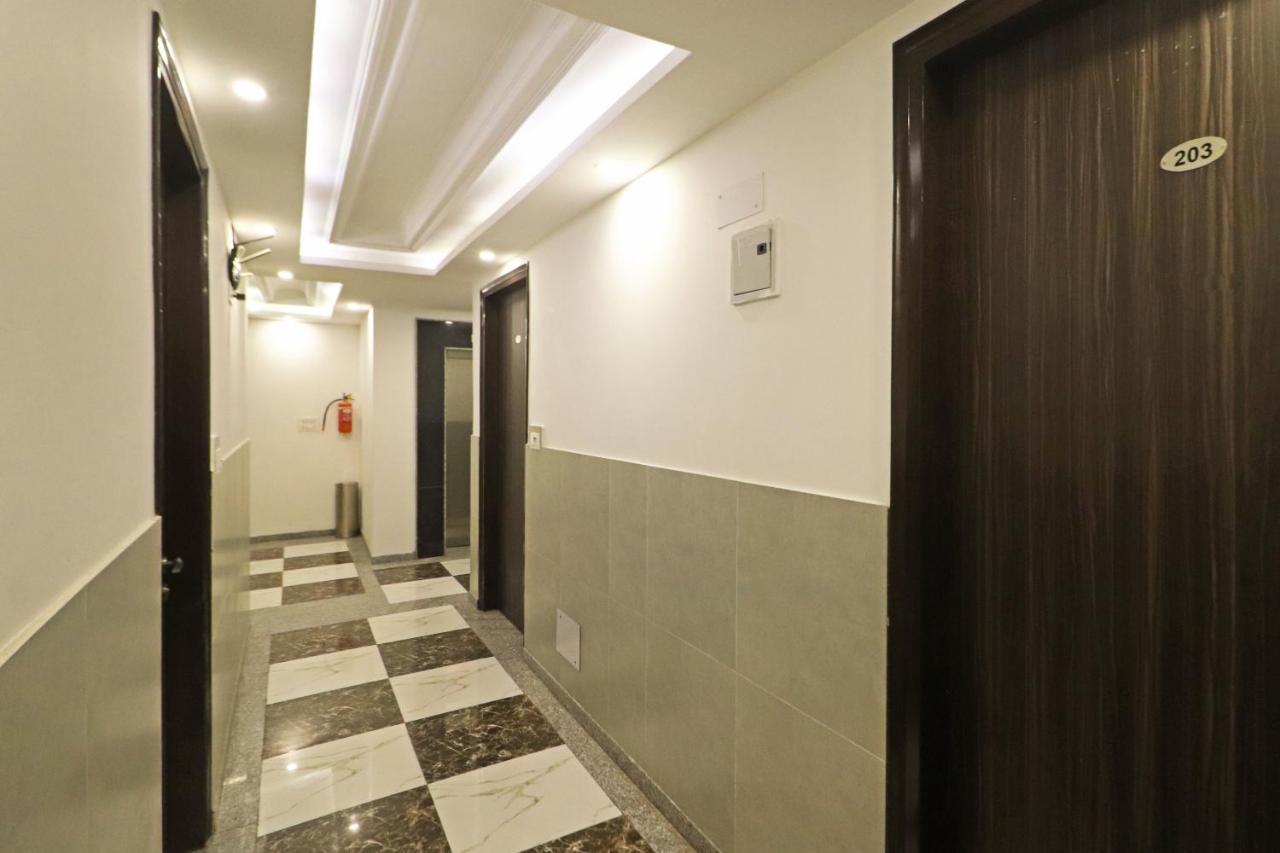 Hotel Almora Near Delhi Airport Нью-Дели Экстерьер фото