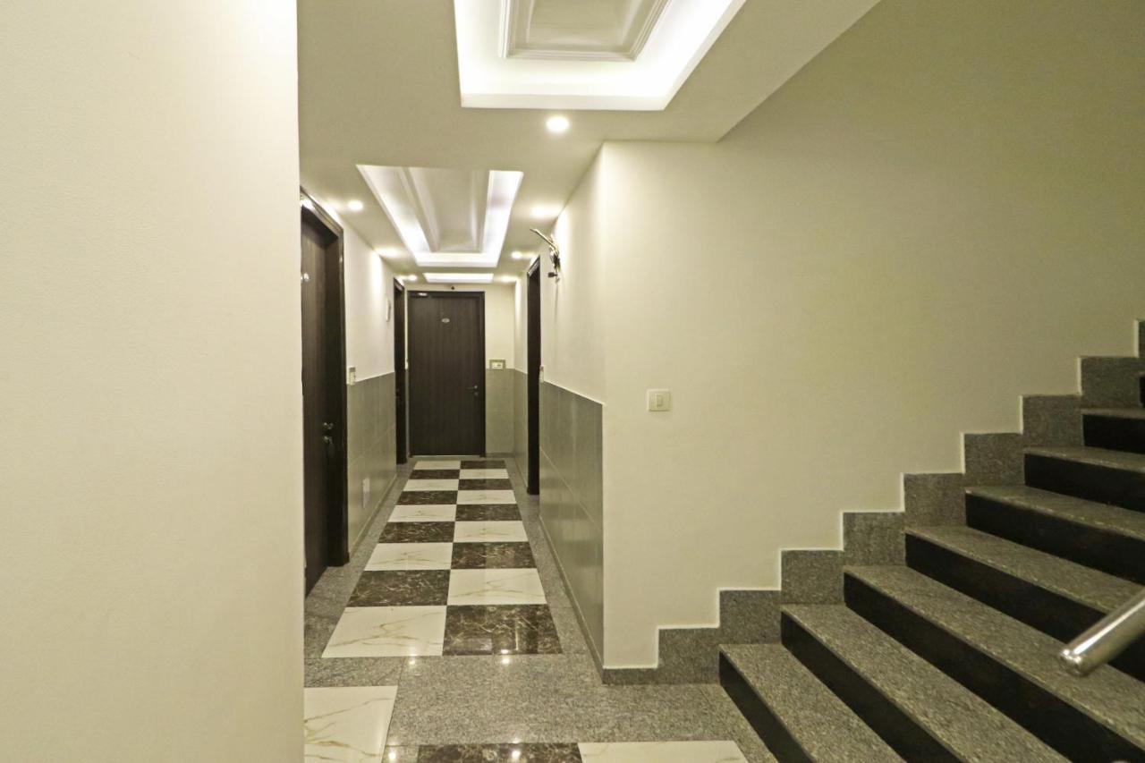 Hotel Almora Near Delhi Airport Нью-Дели Экстерьер фото