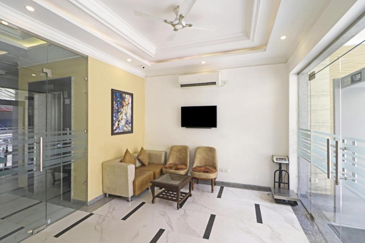 Hotel Almora Near Delhi Airport Нью-Дели Экстерьер фото