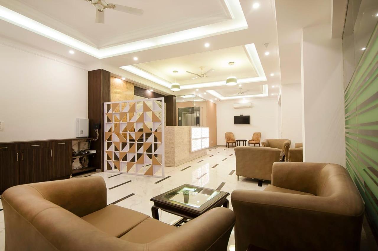 Hotel Almora Near Delhi Airport Нью-Дели Экстерьер фото