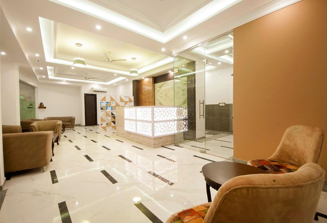 Hotel Almora Near Delhi Airport Нью-Дели Экстерьер фото