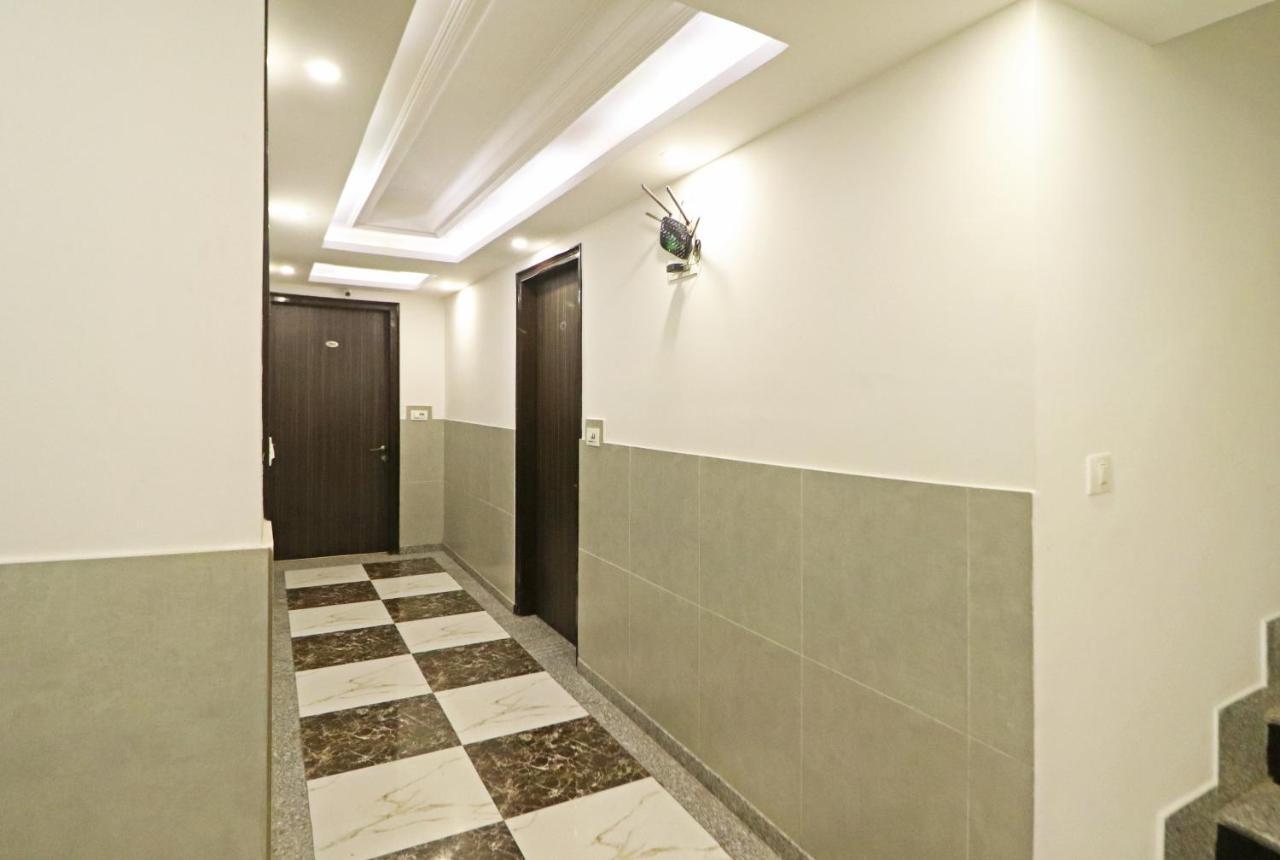 Hotel Almora Near Delhi Airport Нью-Дели Экстерьер фото