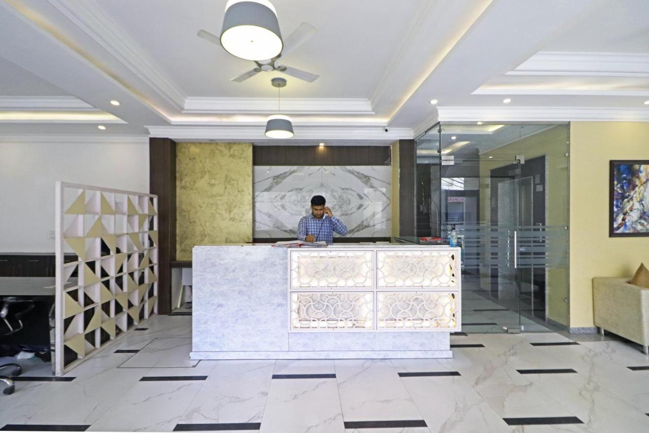 Hotel Almora Near Delhi Airport Нью-Дели Экстерьер фото